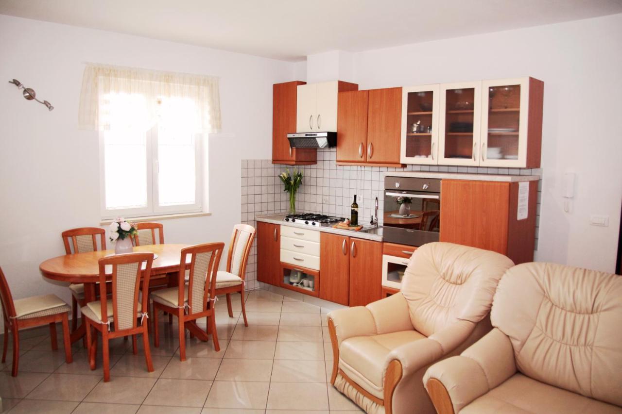 Apartment Matika, Terrace Apartment 10 Minutes Walk From Center Rovinj Luaran gambar