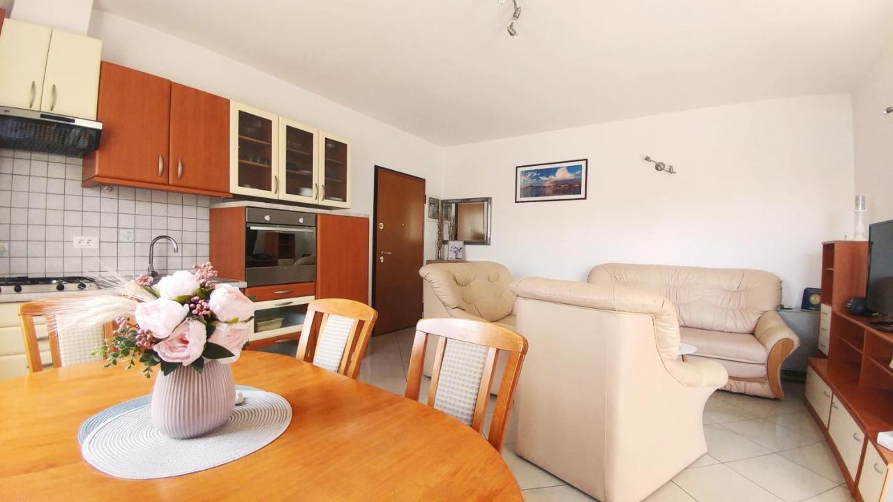 Apartment Matika, Terrace Apartment 10 Minutes Walk From Center Rovinj Luaran gambar